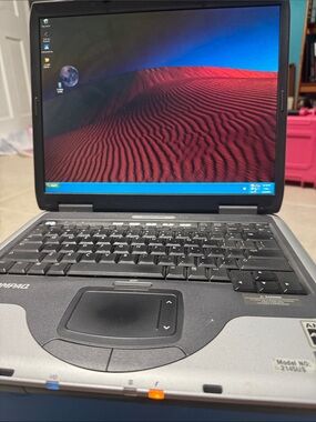 Vintage Black/Grey Presario 2100 - laptop